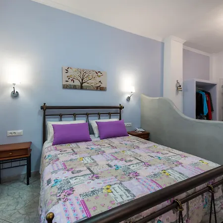 Hotel Akis Kamari (Santorini)